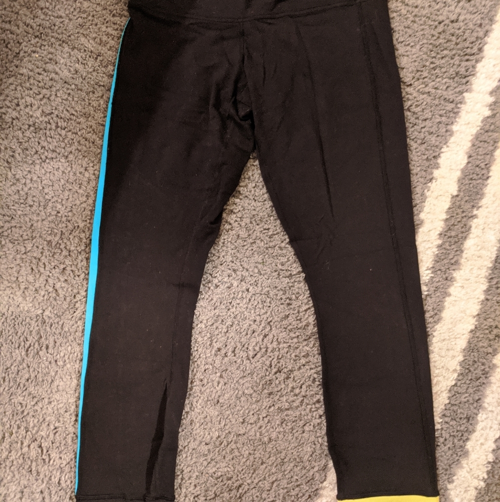 Lululemon two tone crops